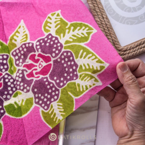 Keunikan Kek Gulung Corak Batik Jadi Rebutan Ramai